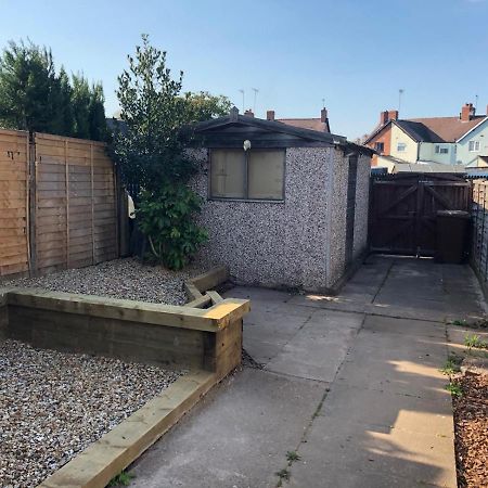 Cannock House ~ 4 Bedrooms All With Ensuite. Rugeley Bagian luar foto