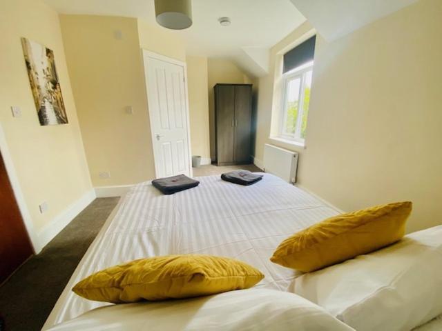 Cannock House ~ 4 Bedrooms All With Ensuite. Rugeley Bagian luar foto
