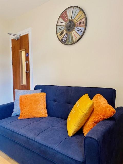 Cannock House ~ 4 Bedrooms All With Ensuite. Rugeley Bagian luar foto