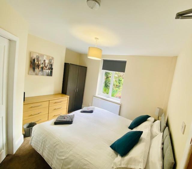 Cannock House ~ 4 Bedrooms All With Ensuite. Rugeley Bagian luar foto